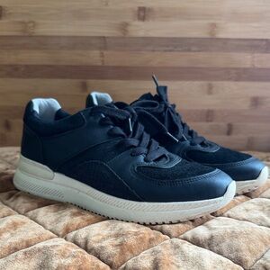 Everlane Black and White Women's Sneakers